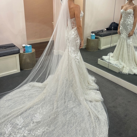 BERTA BRIDAL 19-110 ATHENS COLLECTION WEDDING DRESS - Picture 3 of 9